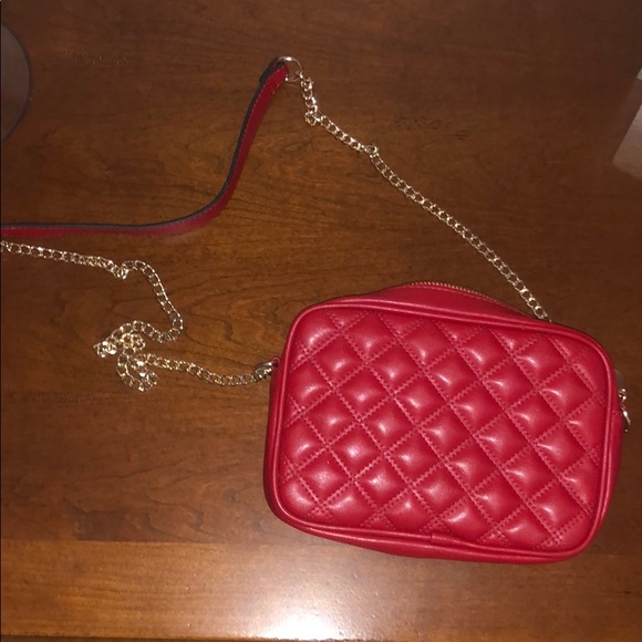 Red shoulder purse. - Picture 3 of 3